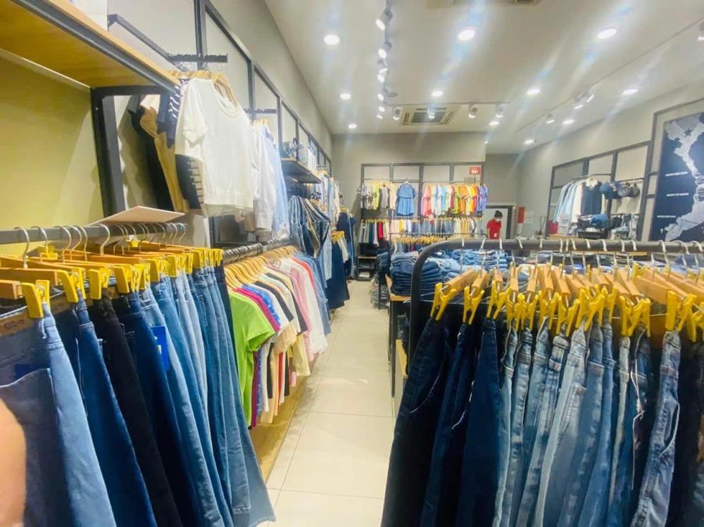 Nhà mặt phố 19/5, Văn Quán, lô góc, 134m2, 4 tầng, mt 20m. Giá 30tỷ