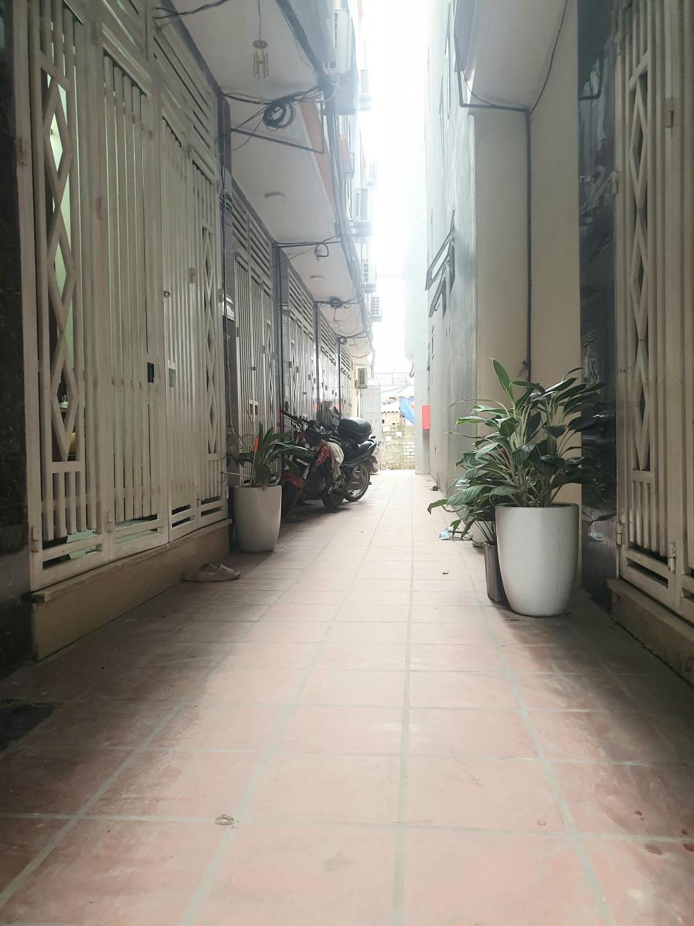 Bán nhà riêng 61m2 phố Trần Quốc Hoàn, Cầu Giấy, 18 tỷ có thương lượng