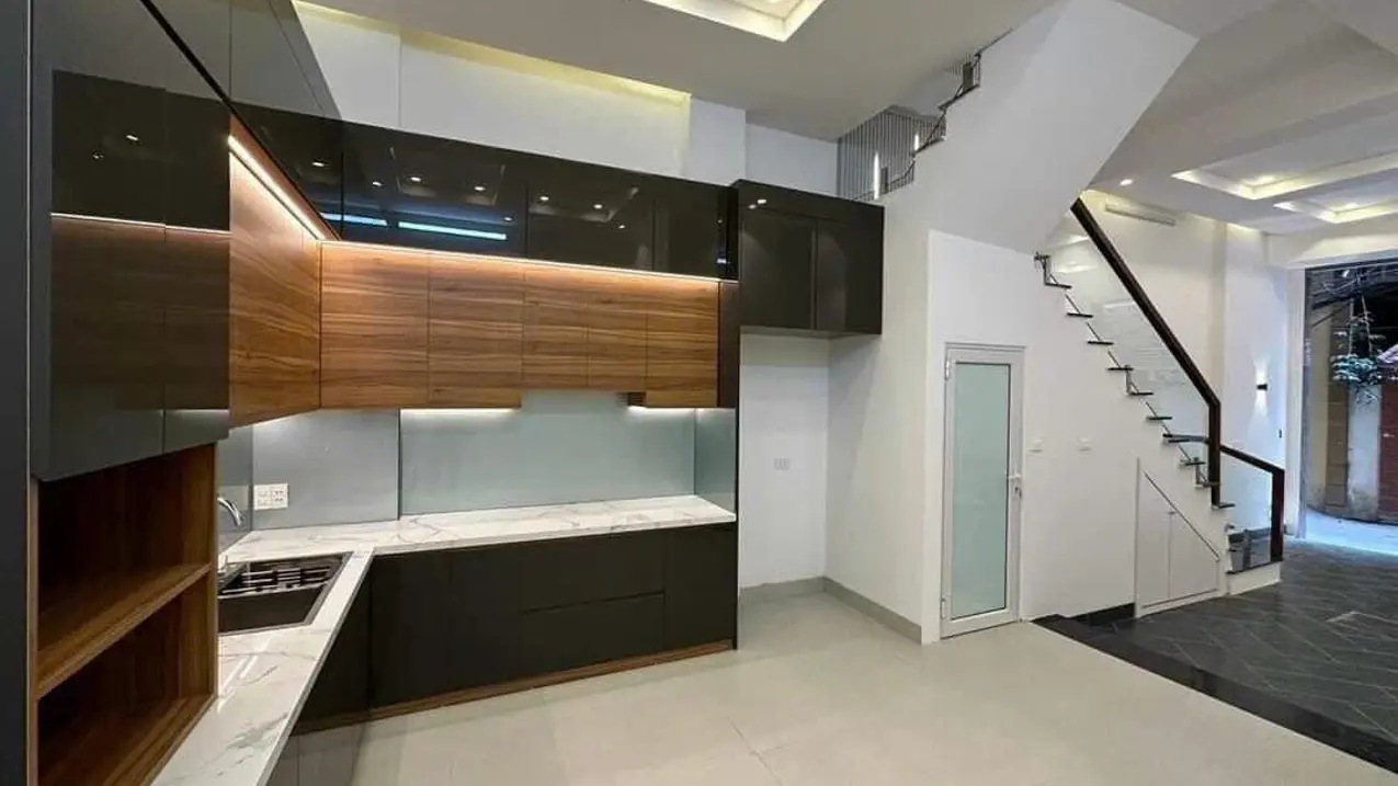 Bán nhà Khương Thượng, Đống Đa, 25m2 x 3 tầng, mặt tiền 5,1m, giá 6,9 tỷ, Ô tô, lô góc, kinh doanh