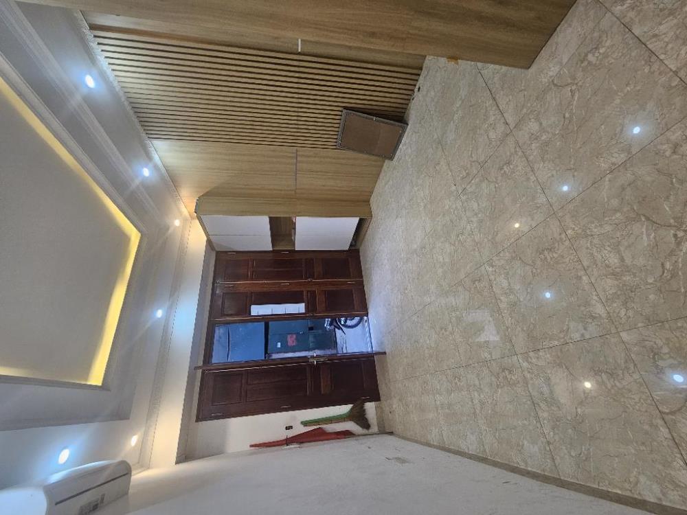 Bán nhà riêng 5 tầng tại Thị Trấn Trâu Quỳ Gia Lâm 40 m2 thang máy tiện lợi