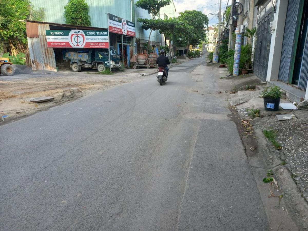 Bán toà văn phòng - vip 9 tầng, KD khủng, 02 thang máy, MP Lĩnh Nam bé 230m2 MT 9m chỉ 80 tỷ