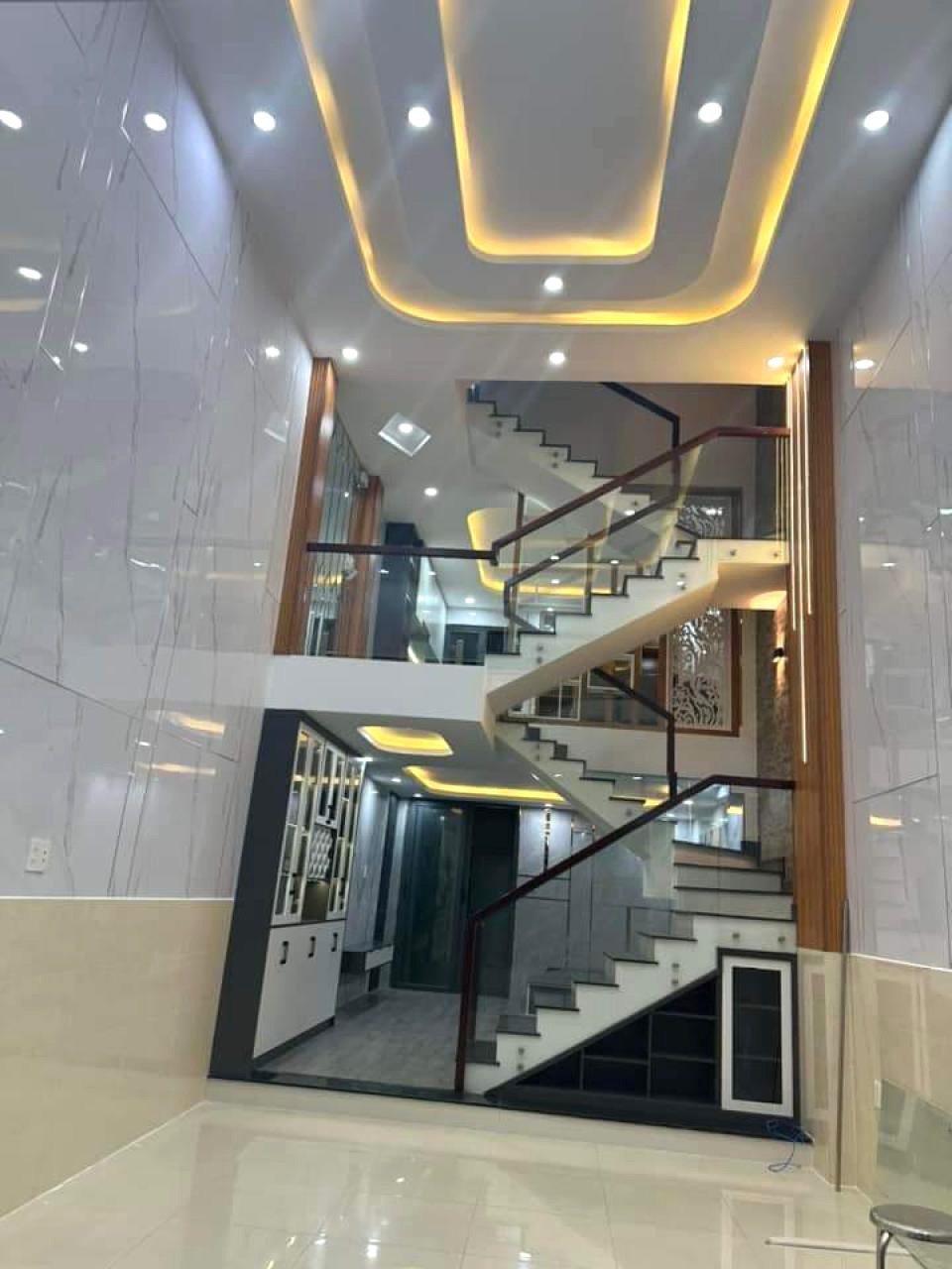 Bán nhà lô góc Ngọc Thụy Gia Thượng, 6 tầng thang máy, gara ô tô, 48m2, giá hơn 13 tỷ