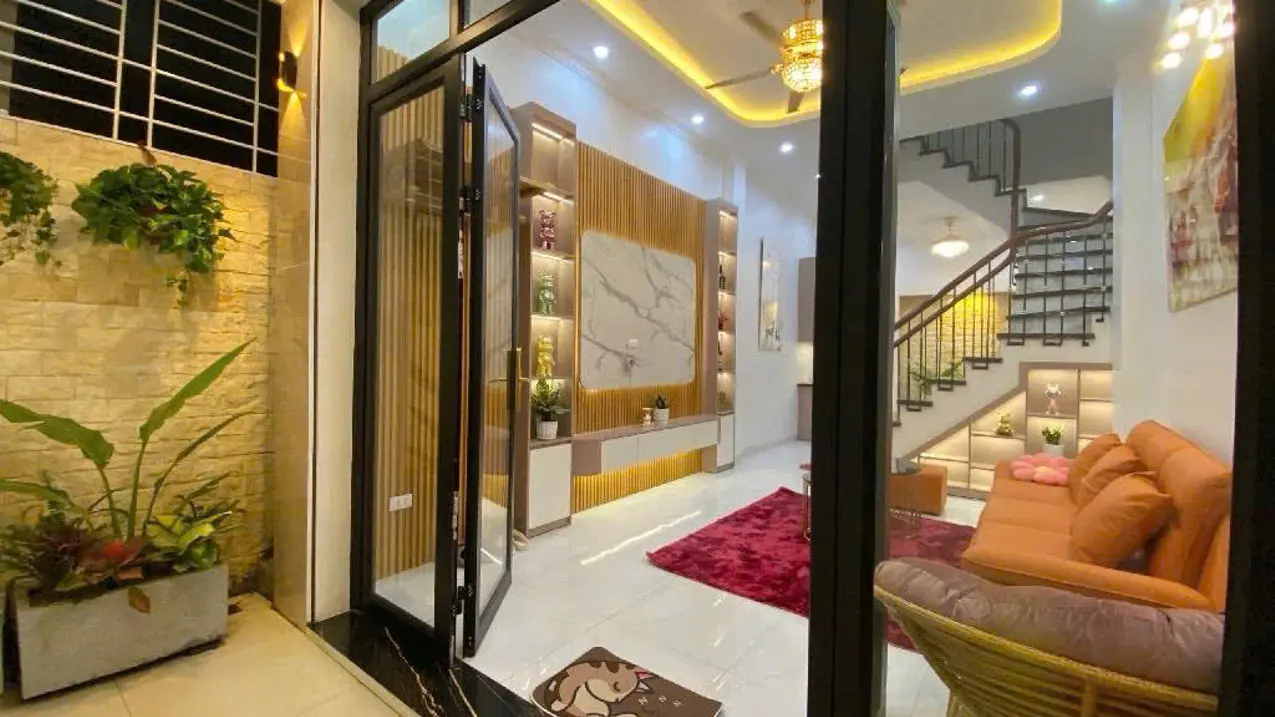Bán nhà 2 mặt tiền đường Cầu Giấy, Xuân Thuỷ, 140m², 5 tầng, mặt tiền 18m, 29.8 tỷ