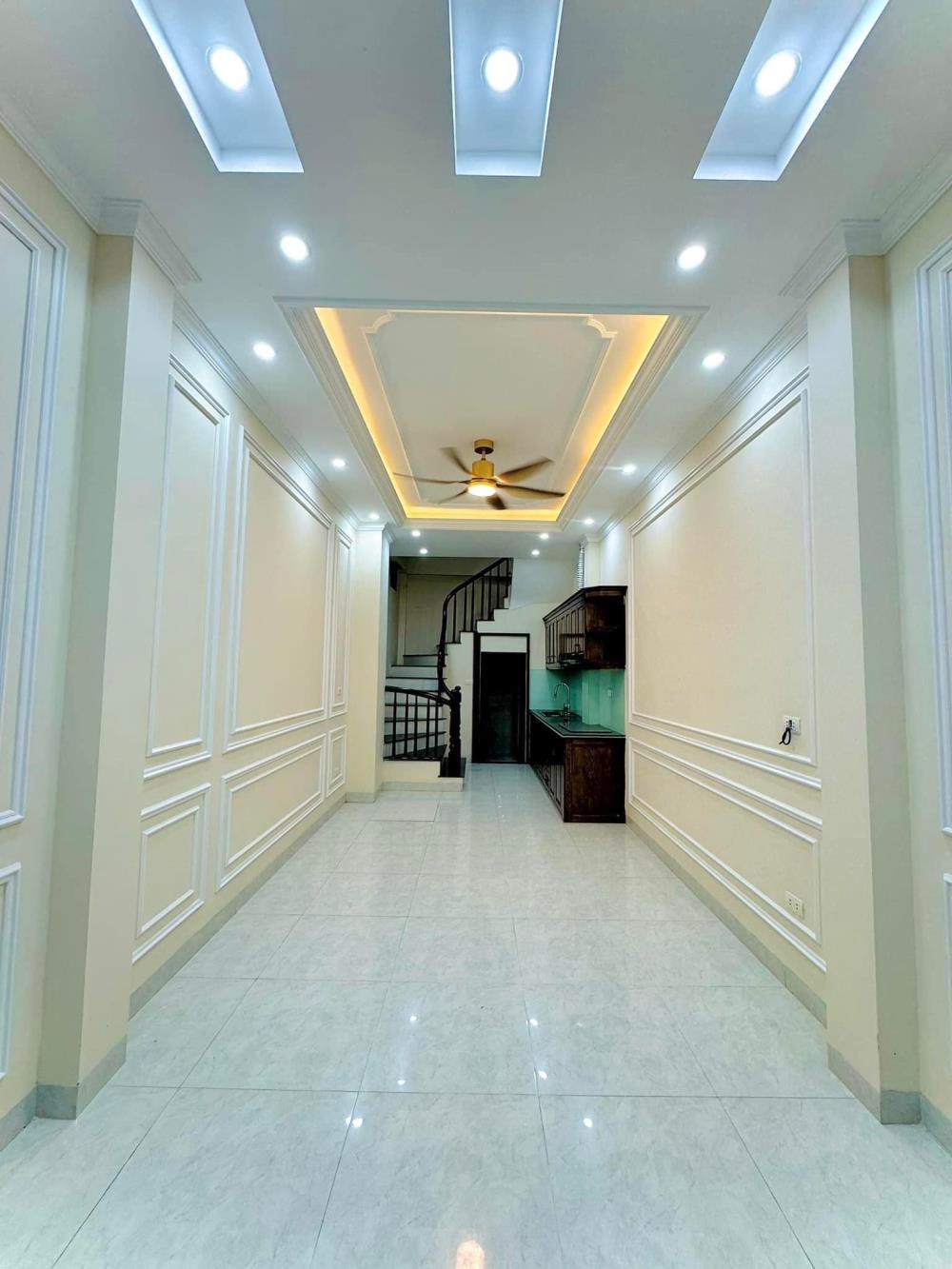Bán nhà phố nguyễn đức cảnh, hoàng mai 33m, 6 tầng. giá: 7.9 tỷ