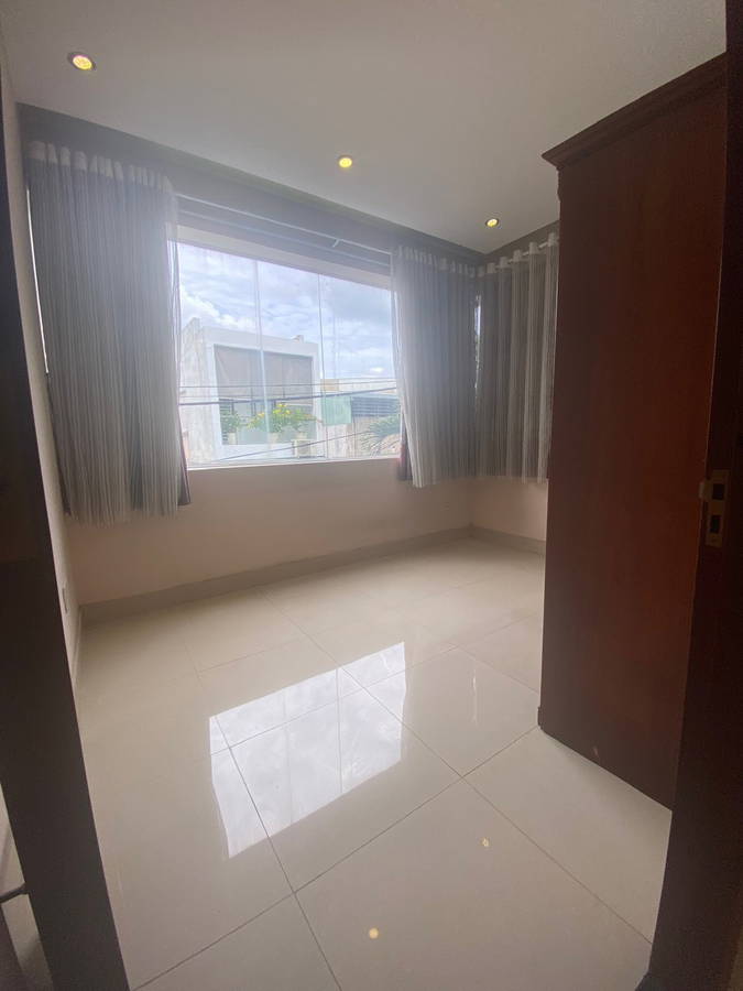 Bán nhà Linh Đàm 40m², 5 tầng, ô tô đỗ cổng, giá 5.9 tỷ