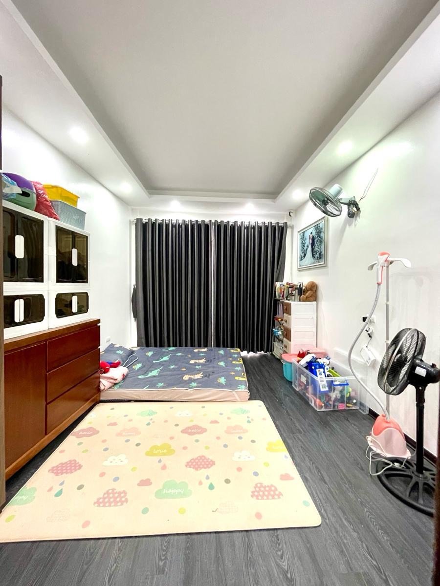 Cần bán gấp nhà minh khai - 20m ra ôtô tránh - ngõ thông ba gác - giá 7.75 tỷ