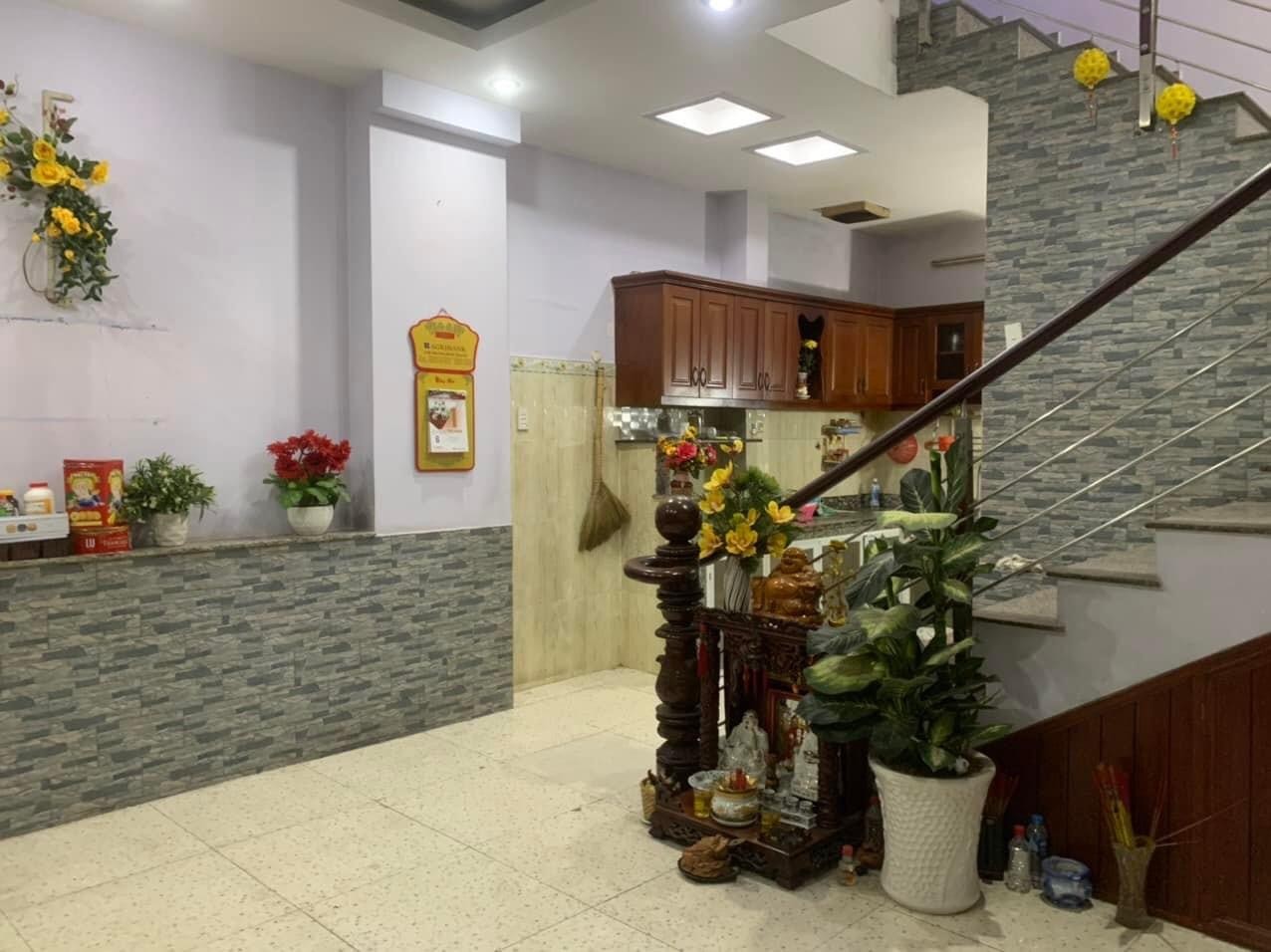 Bán Nhà Mặt Tiền Thụt Phường Tân Định, Quận 1 đường Huyền Quang Ngang 4m Dài 18m