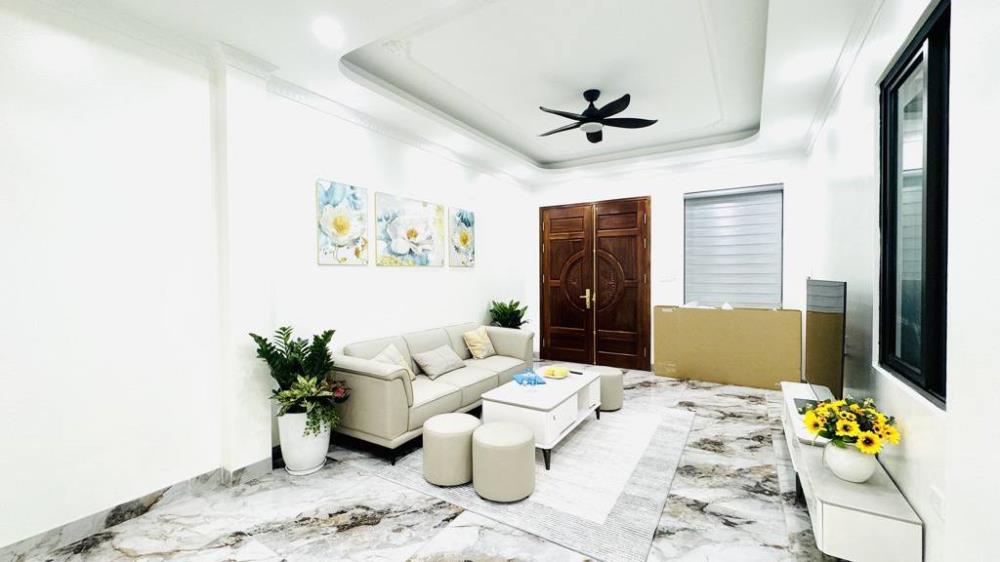 Sang nhượng nhà riêng Phường Ngọc Lâm Quận Long Biên 60m2 thang máy giá 12 tỷ 5