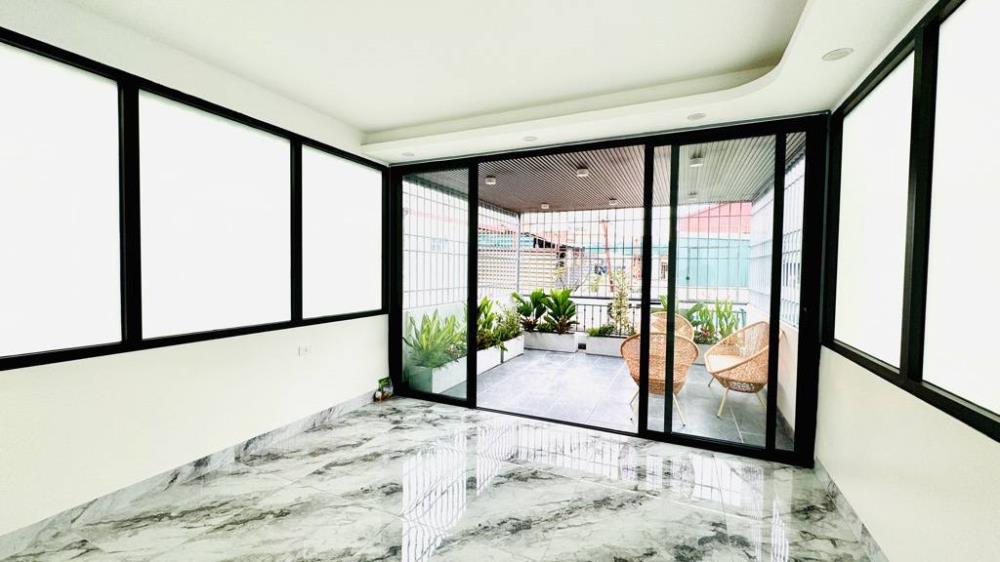Nhà riêng Cầu Giấy 33m2 5 tầng đầy đủ nội thất mặt tiền rộng giá hơn 8 tỷ