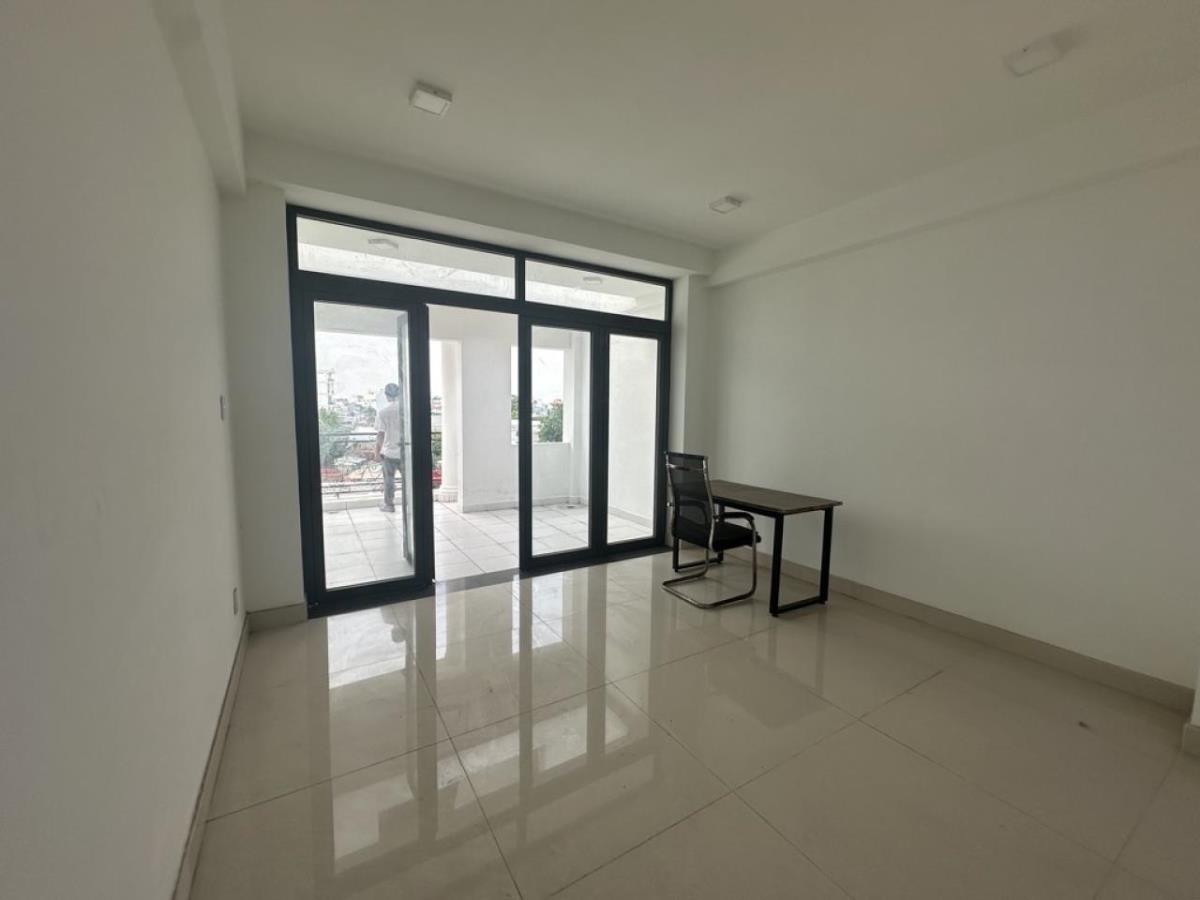 Bán nhà Phú Diễn 60m2, 5 tầng dân xây phân lô ô tô tránh, gara ô tô, giá cực ngon