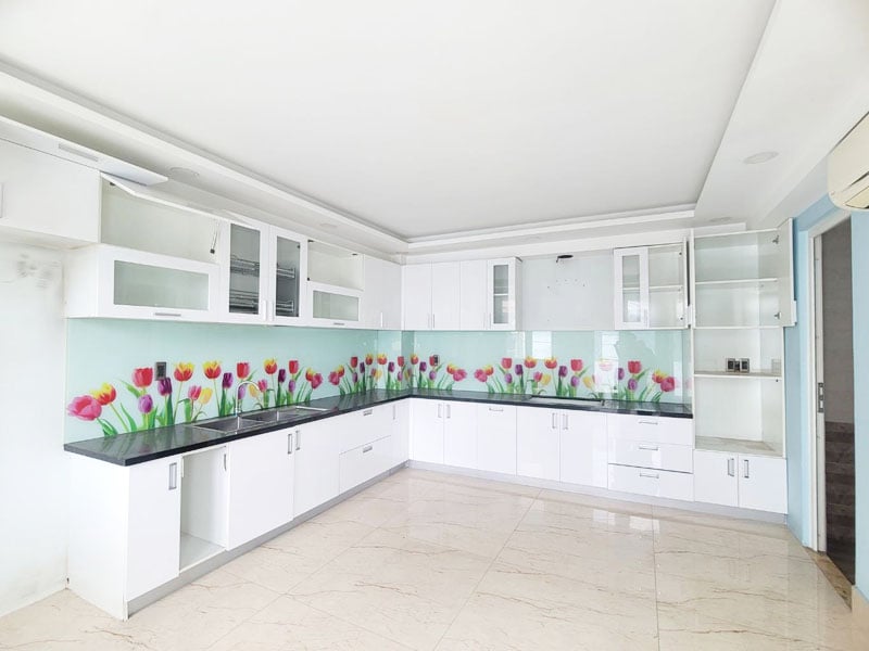 Bán nhà mặt phố 4 tầng 4x20 Đường Hoàng Diệu Quận 4 cho thuê 80 triệu