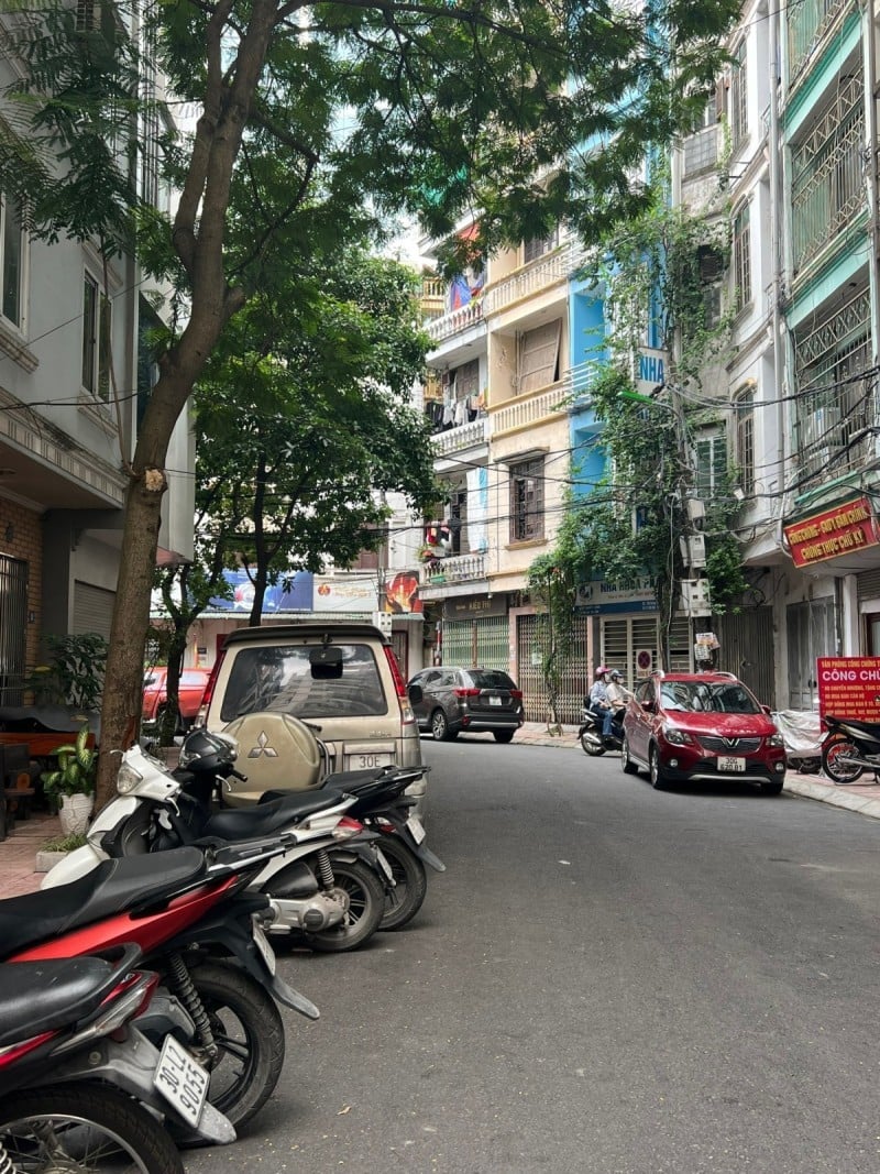 Bán nhà riêng 48m2 Hoàng Quốc Việt, Cầu Giấy, Hà Nội, ô tô vào tận nơi
