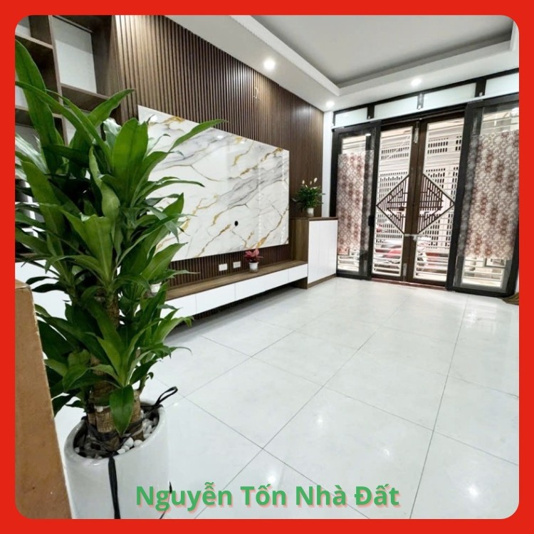Bán nhà riêng 33m2 tại Định Công Thượng, Hoàng Mai, tặng nội thất