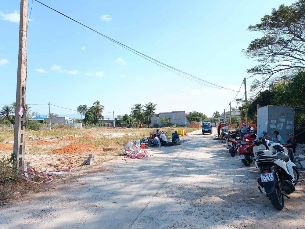 Bán đất nền biển Phước Thể Tuy Phong Bình Thuận 140m2 sổ đỏ giá tốt