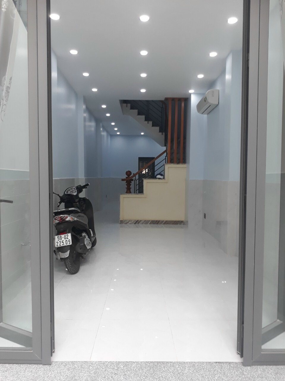 Cho thuê nhà phố thương mại 250m2 Đường F2, Quận Bình Thủy, Cần Thơ giá 7,9 triệu