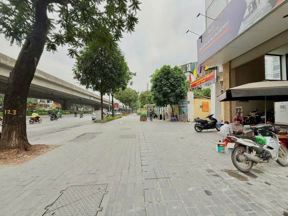 Bán tòa nhà văn phòng 9 tầng - mặt phố khuất duy tiến - hai mặt tiền - thang máy