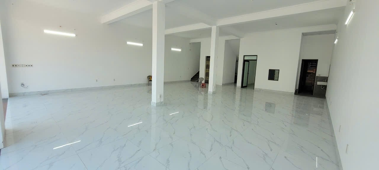 Cho thuê nhà riêng 150m2 đường Long Hưng thị trấn Hưng Hà Thái Bình thích hợp làm văn phòng