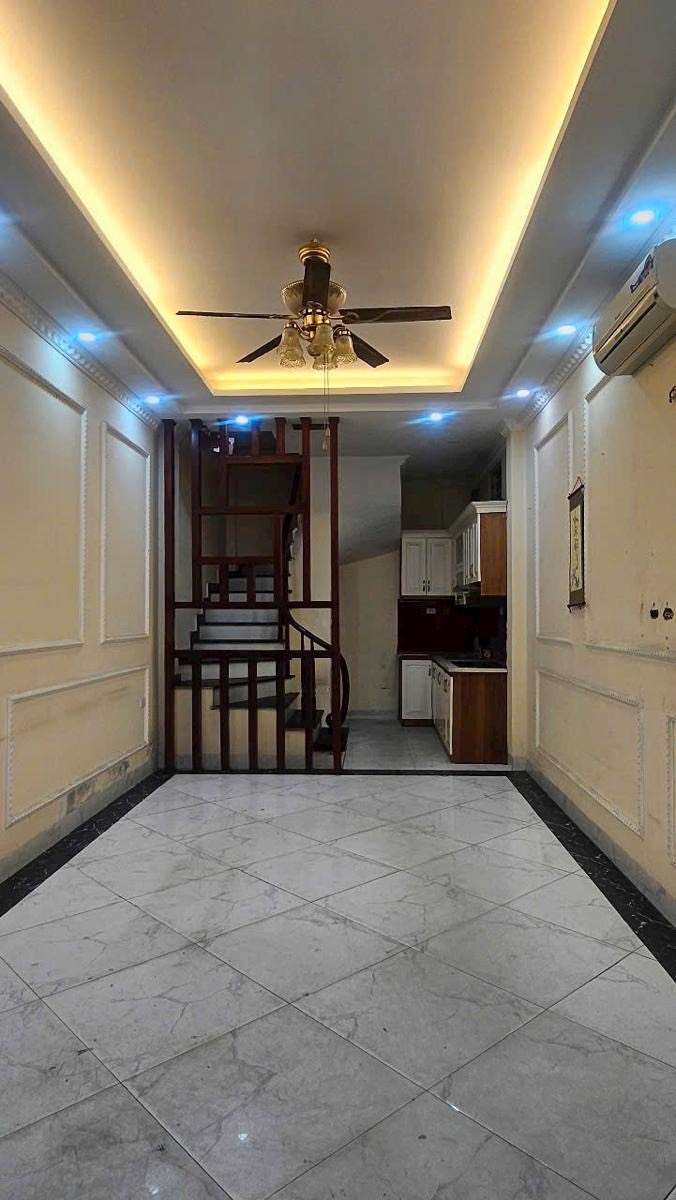 Bán nhà riêng phố 8/3 Hai Bà Trưng 35m2 giá 6,7 tỷ tiện kinh doanh
