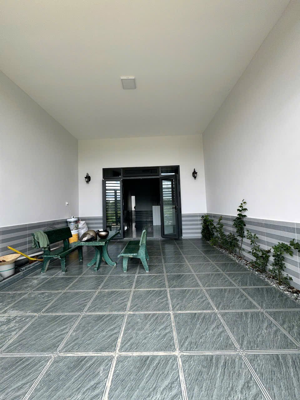 Cho thuê nhà nguyên căn Hoàng Cầu, diện tích 100m2 x 6T, có thang máy, Giá cho thuê 33 triệu/tháng