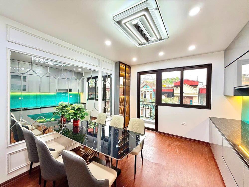 Bán nhà đẹp đường 6m Hùng Vương - P1 - Q10, 64,8m2 cho thuê 20 triệu. Gần chợ Hồ Thị Kỷ