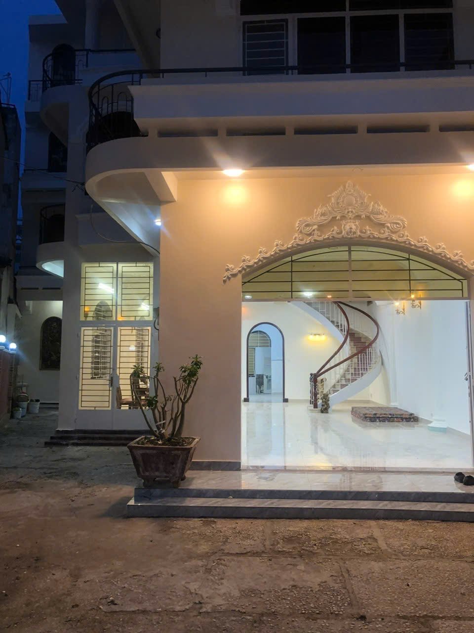 Bán nhà mặt tiền số: 1184 lê đức thọ, phường 13, quận gò vấp. dt: 261m2 - 31 tỷ
