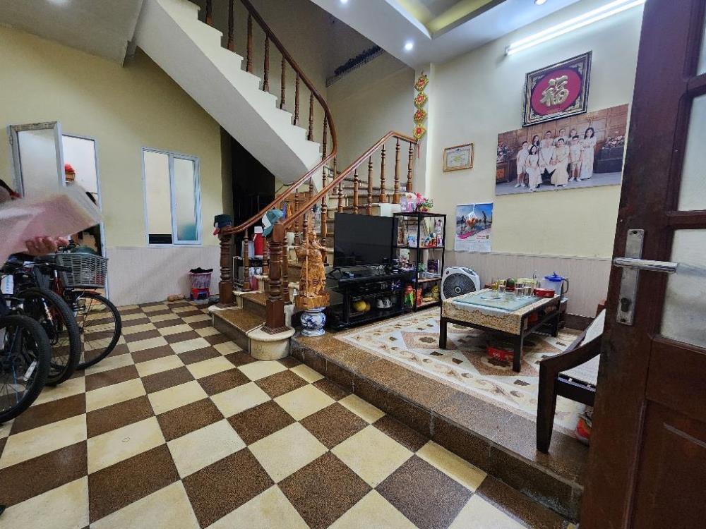 Bán nhà riêng 50m2 đường Văn Cao, Ba Đình, gara ô tô, giá 16,3 tỷ