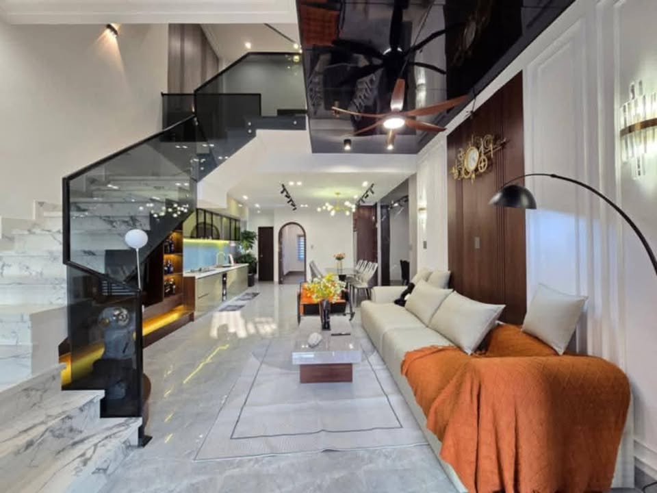Bán NR siêu hot Thái Thịnh, 14,5 tỷ, 47m2, 5PN, 4WC, Đống Đa, HN.