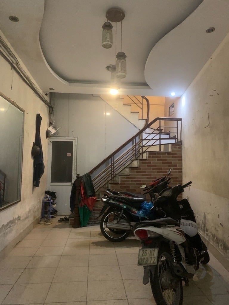 Bán nhà 38m2 hồng mai bạch mai ô tô đỗ cửa mặt ngõ thông 7tỷ4 sổ nở hậu
