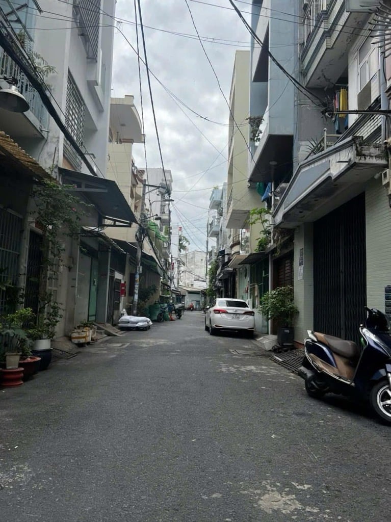 Bán nhà riêng 37m2 tại Nguyễn Hiền, Quận 3, tiện ích đầy đủ