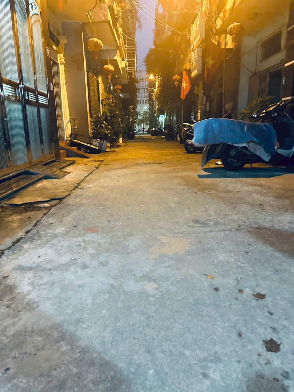 Bán đất tặng nhà c4 mặt phố lê quý đôn hà đông 47m2 giá 7,85 tỷ