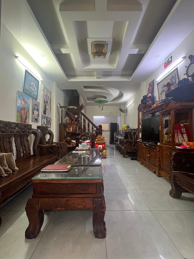 Bán nhà 2 tầng, dt(4m x 19m) ~76m2, phạm văn bạch, p15, q. tân bình