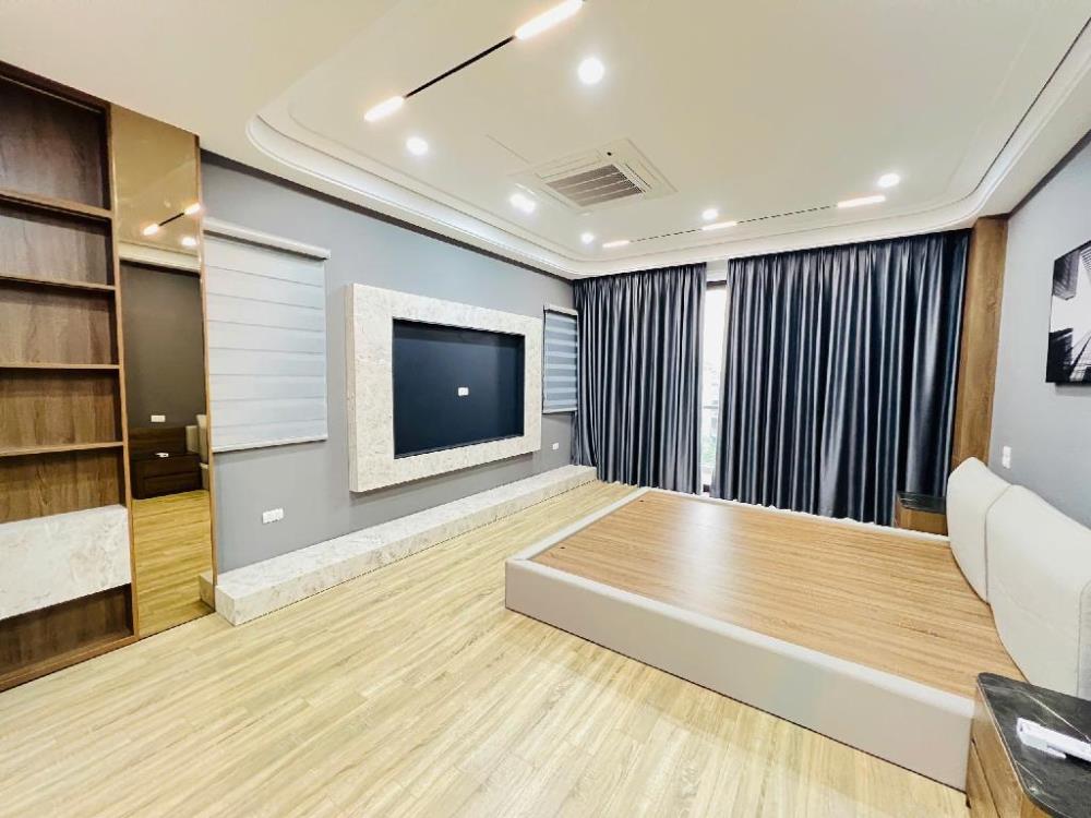 Bán nhà nguyễn văn cừ - siêu phẩm lô góc - gara ô tô thang máy 7 tầng nội thất