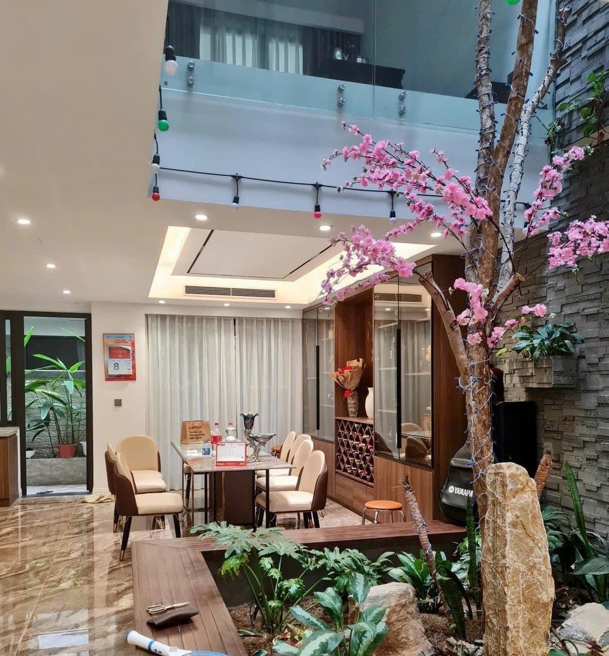 Cần bán nhà hiếm có, 2 mặt thoáng, thuận tiện kinh doanh