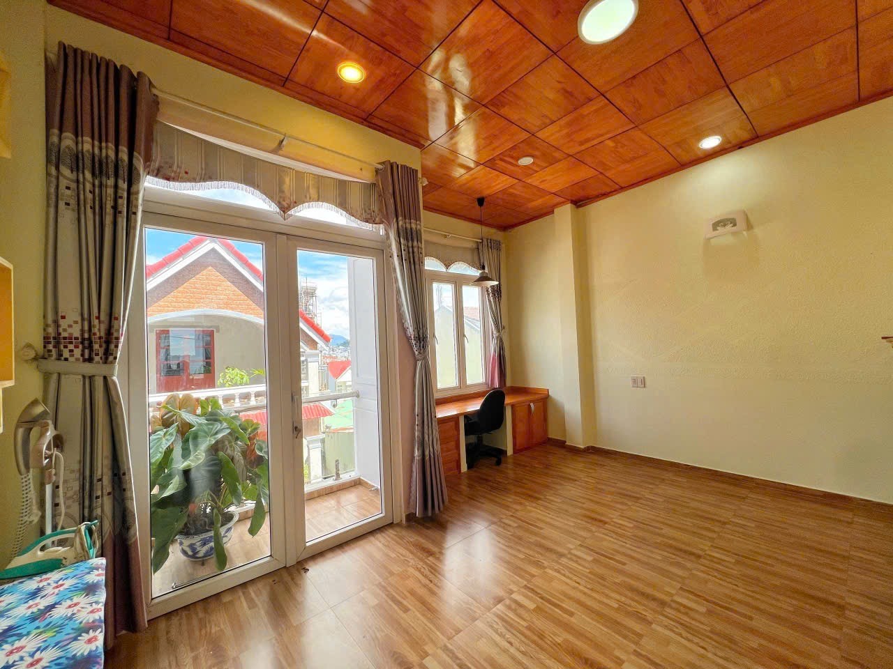 Bán nhà riêng 50m2 ngõ 279 Đội Cấn Ba Đình ô tô cách 20m tiện ích đầy đủ