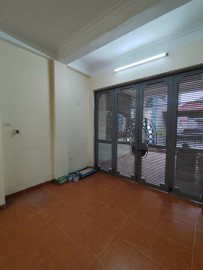 Bán nhà 5 tầng tại Đông Thiên – Vĩnh Hưng, 31m², mặt tiền 4m, giá 5.5 tỷ, gần ô tô