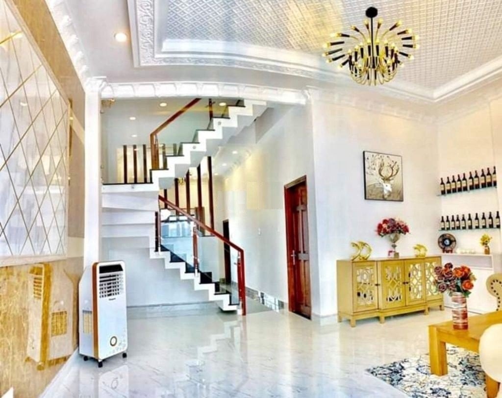 Cho thuê nhà riêng 6x16 đường Huỳnh Tấn Phát Quận 7 full nội thất