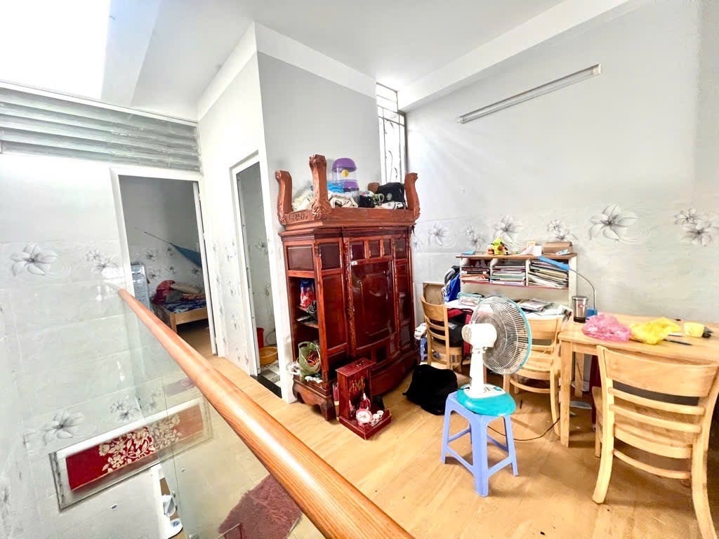 Bán nhà riêng 35m2 đường Ngô Quyền, La Khê, Hà Đông, ô tô đỗ cửa