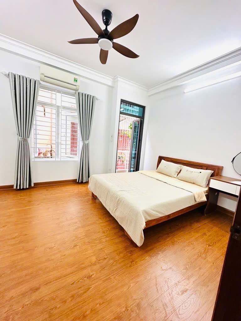 Bán nhà đẹp hoàng mai - 3 thoáng- 200m ra hồ đền lừ.