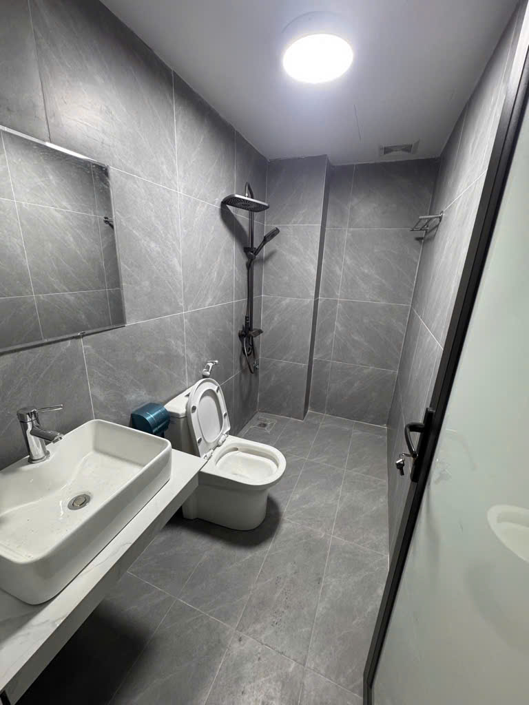 Bán nhà phố Thái Thịnh, nội thất đẹp_sân để xe riêng_giá: 8.6 tỷ
