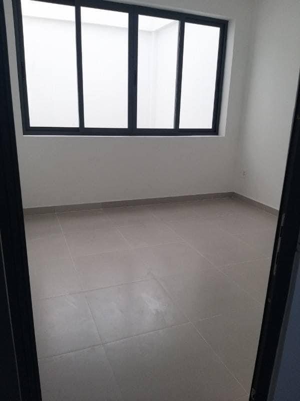 Cho thuê văn phòng Hoàng Văn Thái diện tích 120m2 giá 15.5tr view full kính