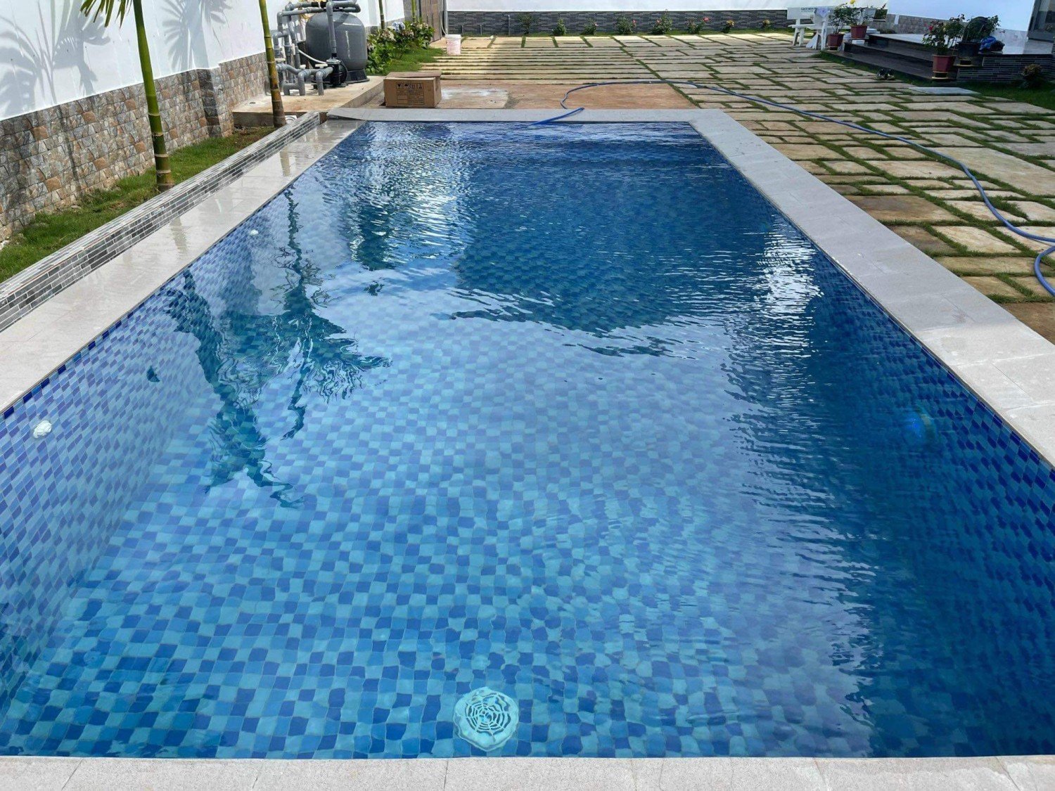 Bán biệt thự đẹp có hồ bơi tại Y Moan 20x24m 4,9 tỷ Buôn Ma Thuột