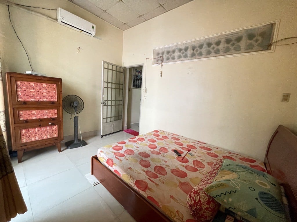 Bán nhà riêng 33m2 Nguyễn Văn Quỳ, Phú Thuận, Quận 7, sổ hồng riêng