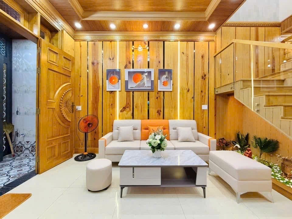 Bán nhà riêng 89m2 đường Lạc Long Quân, Tây Hồ, Hà Nội thang máy cho thuê 1,3 tỷ/năm