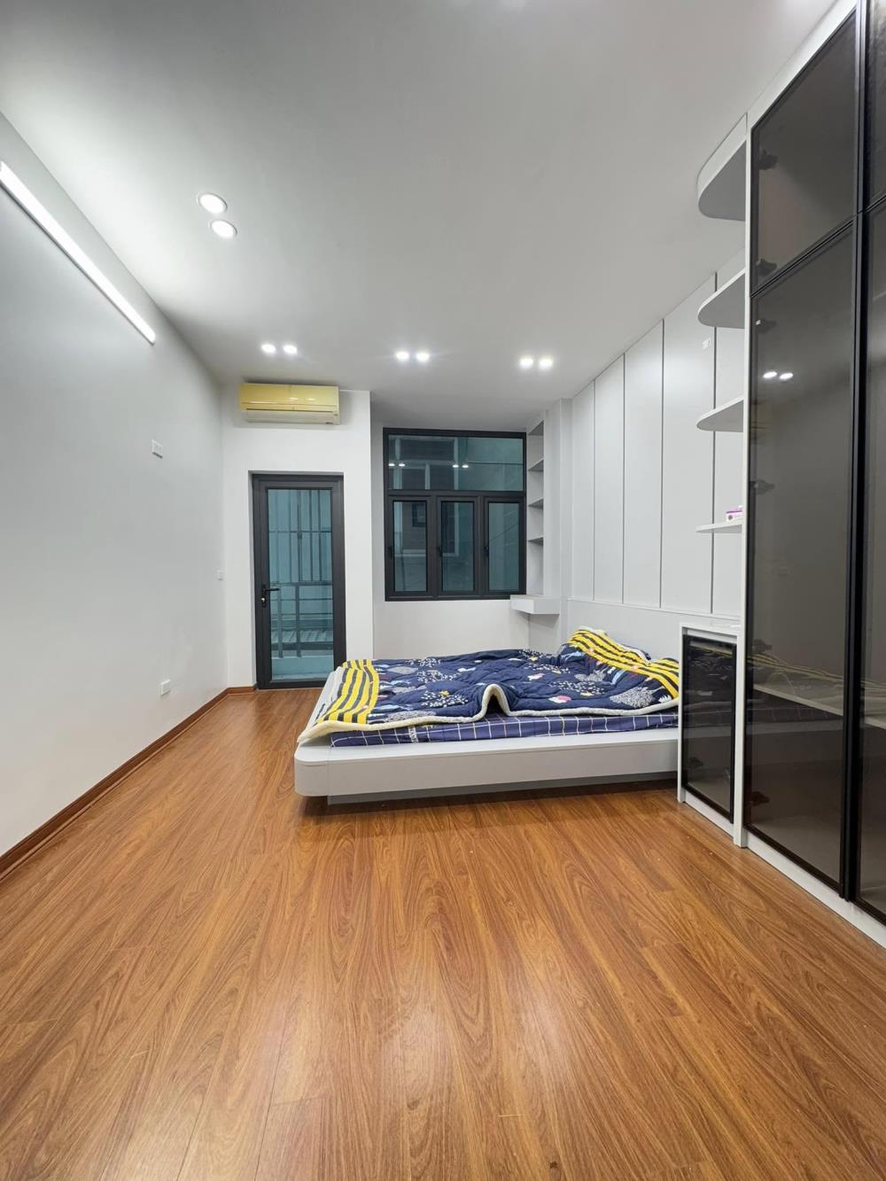 Bán nhà Xuân Đỉnh - 5 tầng - mt 4.5m - gần phố - 5.92 tỷ