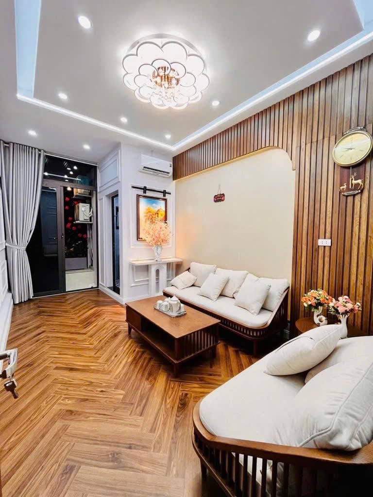 Bán nhà Giảng Võ Đống Đa_nhà đẹp ba thoáng_sân để xe riêng_50mx4t_giá: 8.7 tỷ_lh