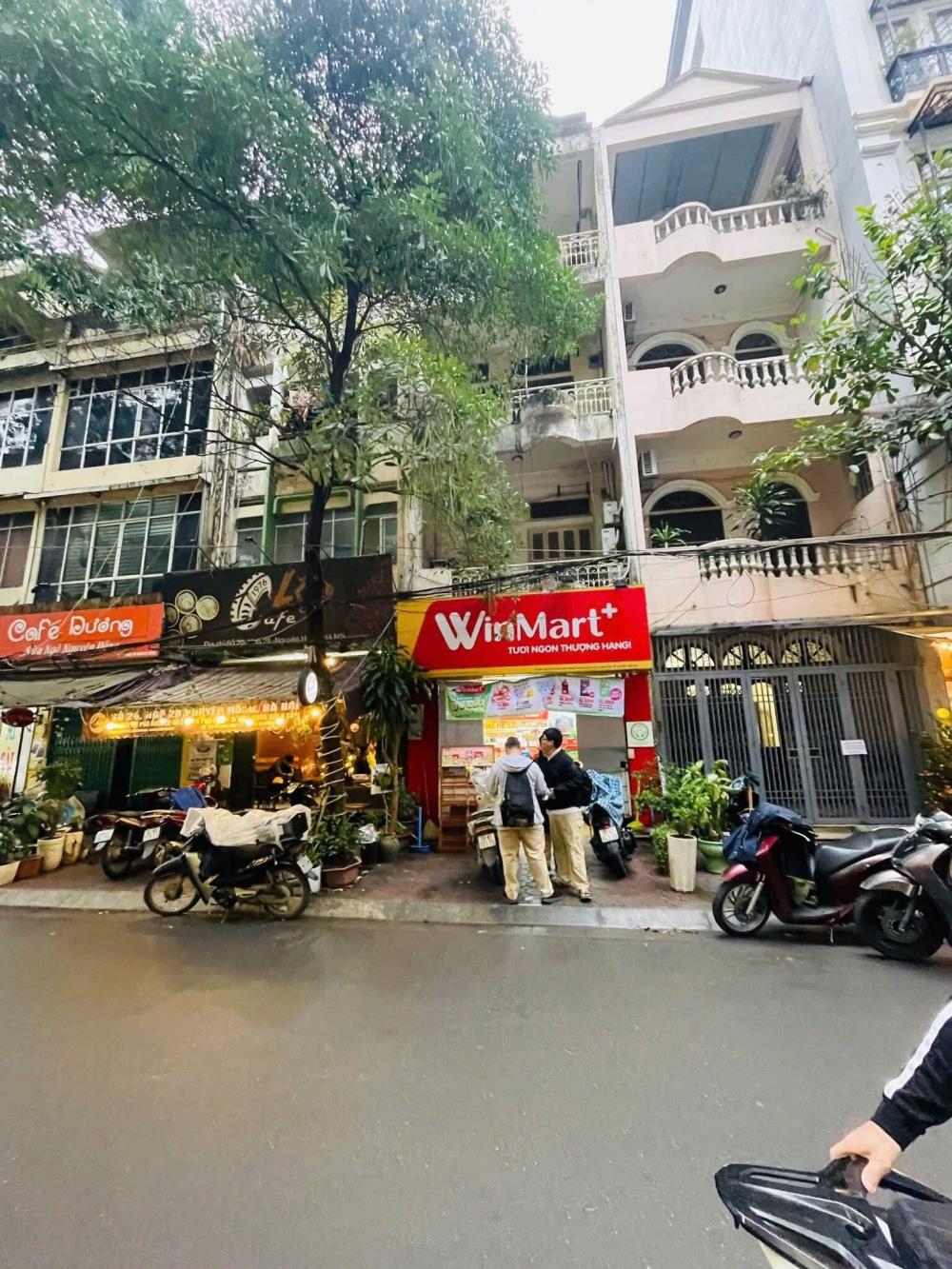 Bán nhà phố Nguyên Hồng, Đống Đa 51m, 4t, mt 4.5m. giá: 29.8 tỷ