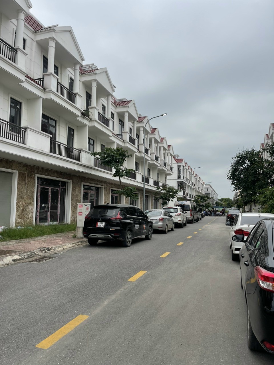 Bán biệt thự Bằng Lăng 550m - vị trí đẹp, giá tốt nhất khu vực