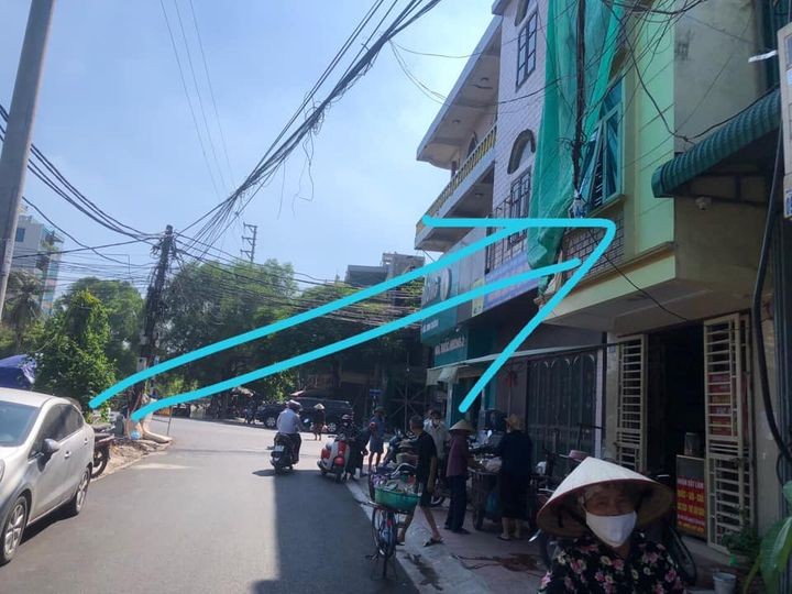 Cho thuê nhà phố thương mại 100m2 đường Lý Thái Tổ, Kỳ Bá, Thái Bình, tiện lợi để xe