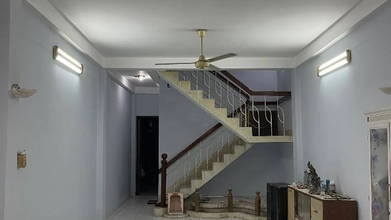Bán nhà riêng 132m2 x 6T tại Nguyễn Văn Cừ, Long Biên, tiện ích đầy đủ