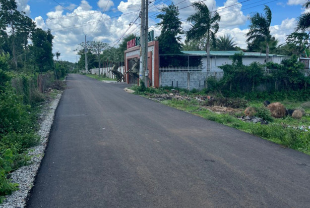 Bán đất ngay sau siêu thị, cách đường 420 chỉ 90m, giá hơn 30 triệu